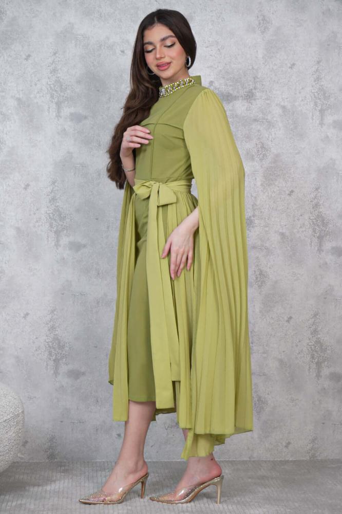 Green Crystal Embellished Straight Two-Piece Midi Dress المقاس:(M - 38)