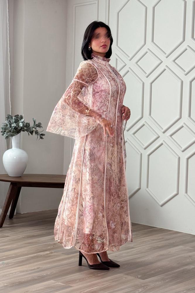 Maxi dress with wide sleeves and floral lace المقاس:(XL - 42)