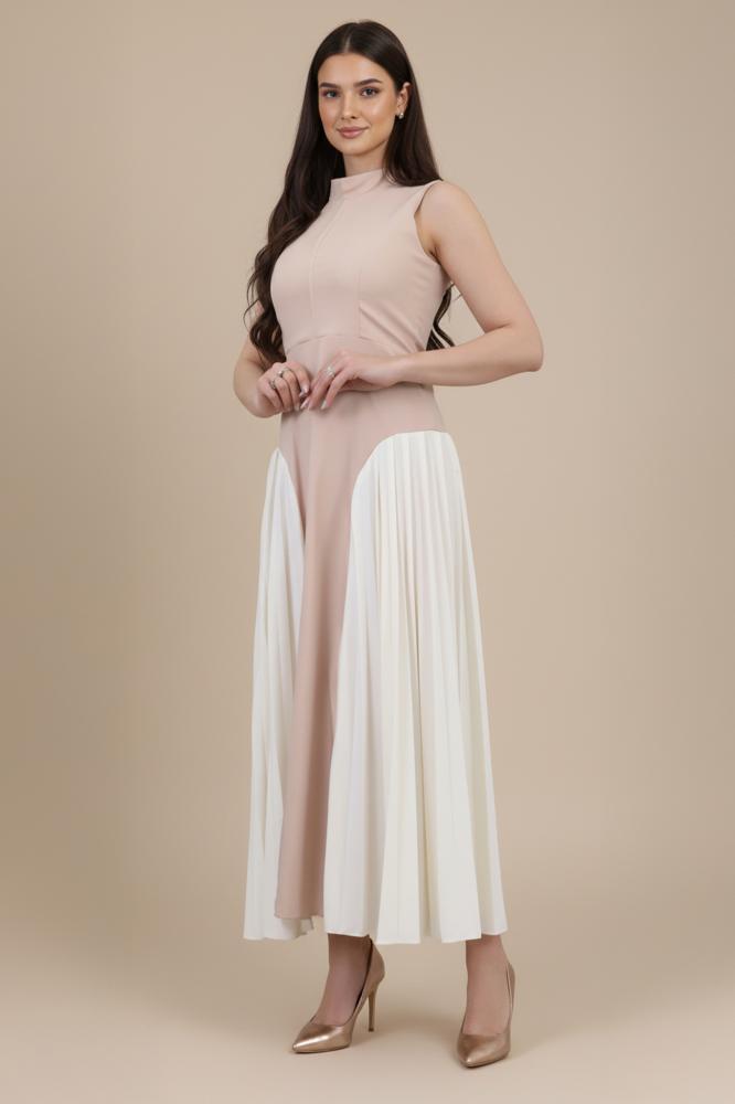 Beige pleated maxi dress المقاس:(M)