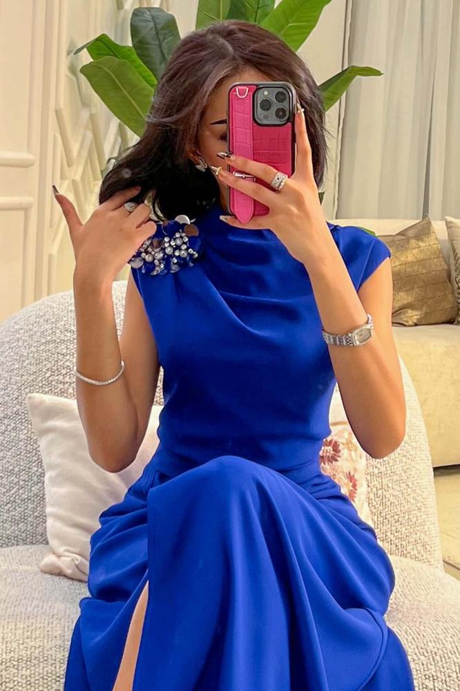 Blue high neck maxi dress المقاس:(M - 38)