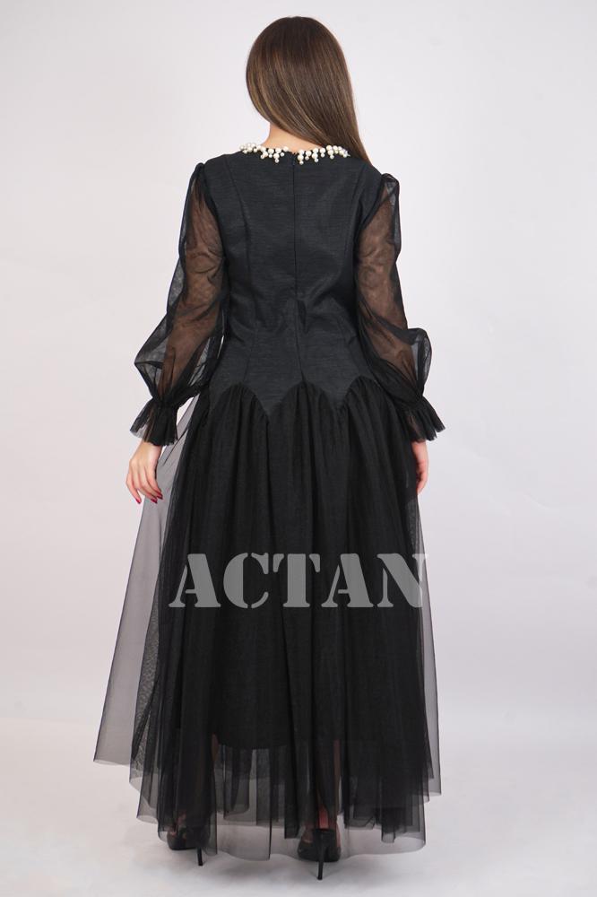 Black low-waisted tulle dress المقاس:(XXL - 44)