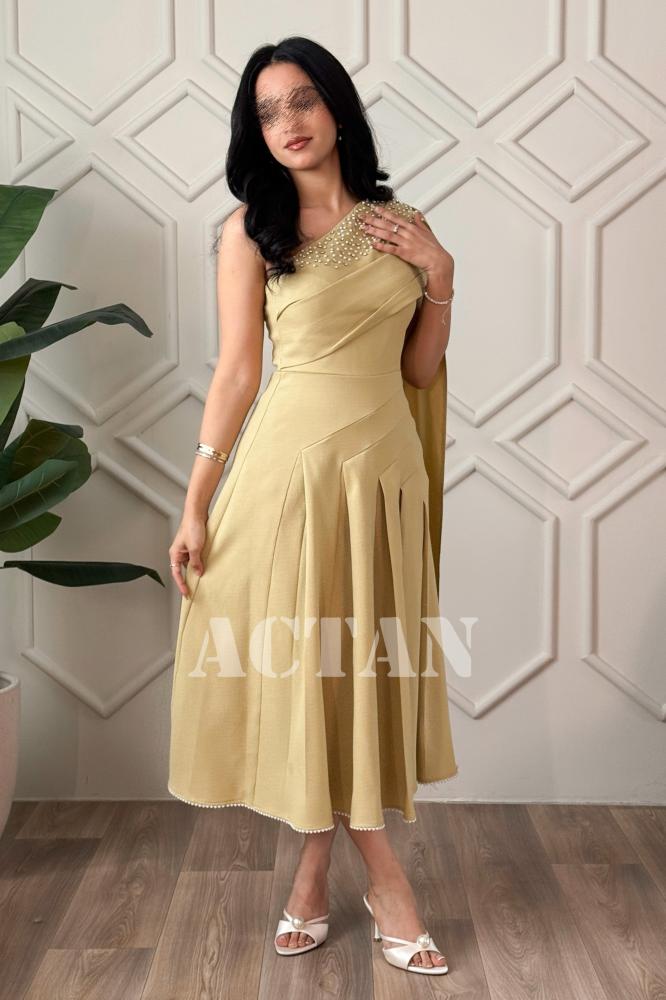 Light Green Pearl Embellished One Shoulder Midi Dress المقاس:(M - 38)