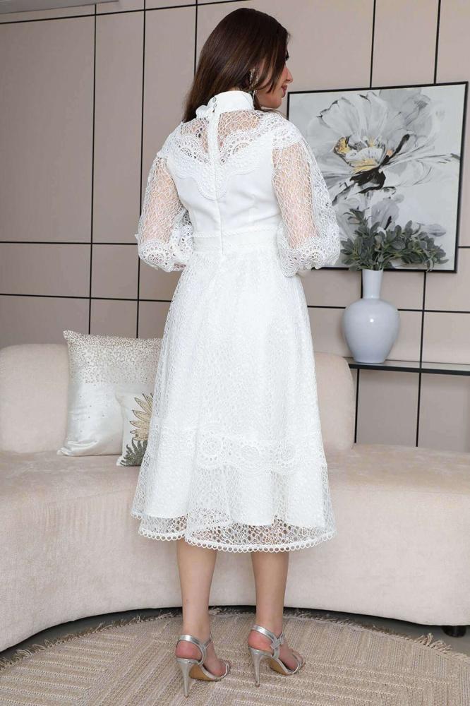 Elegant white lace midi dress المقاس:(XL - 42)