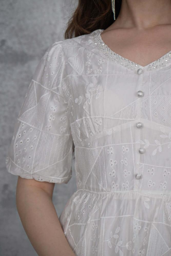 Beaded collar midi dress المقاس:(L - 40)