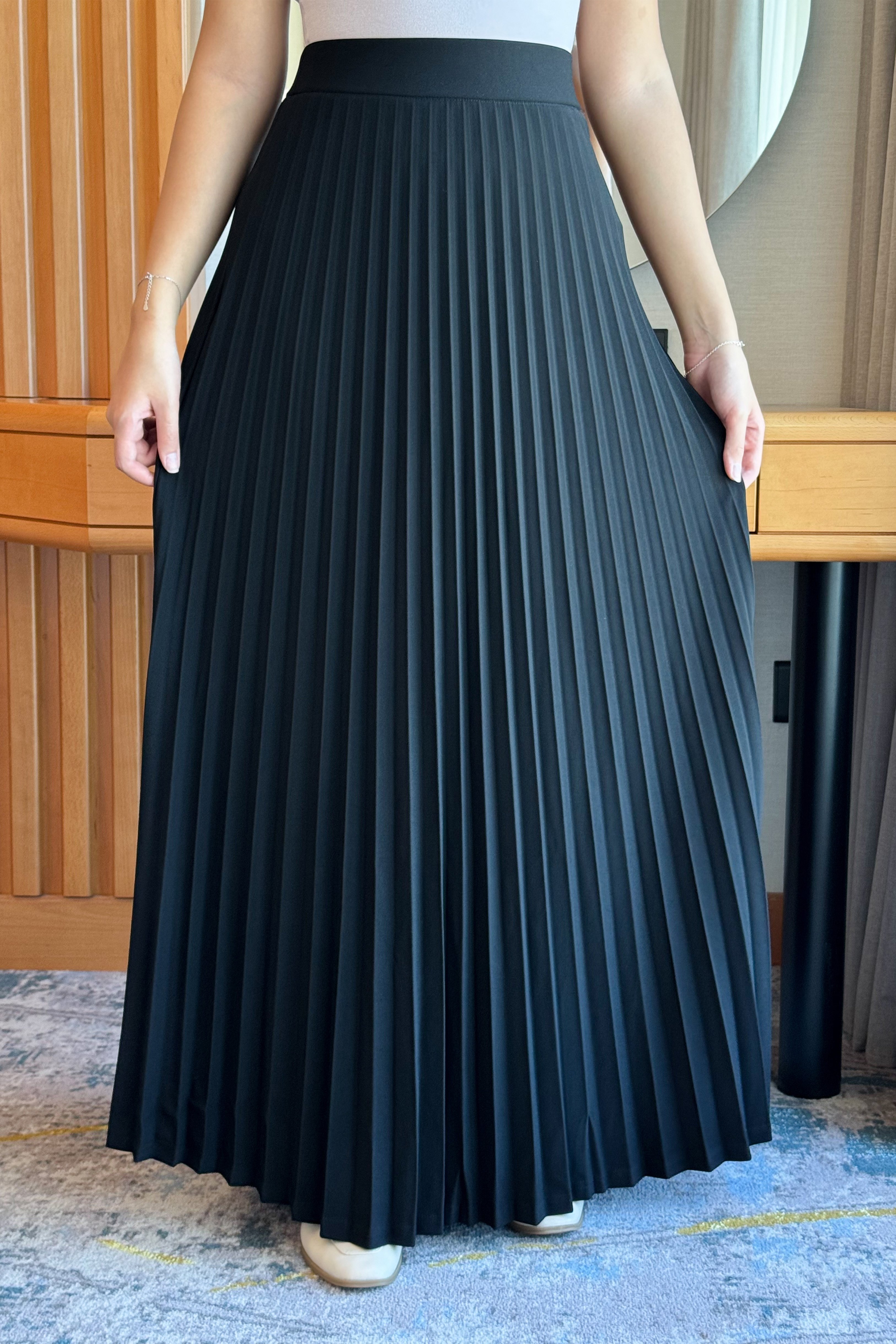 Black pleated maxi skirt