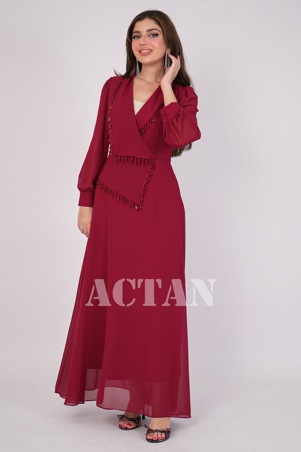 Long dress with burgundy fringe