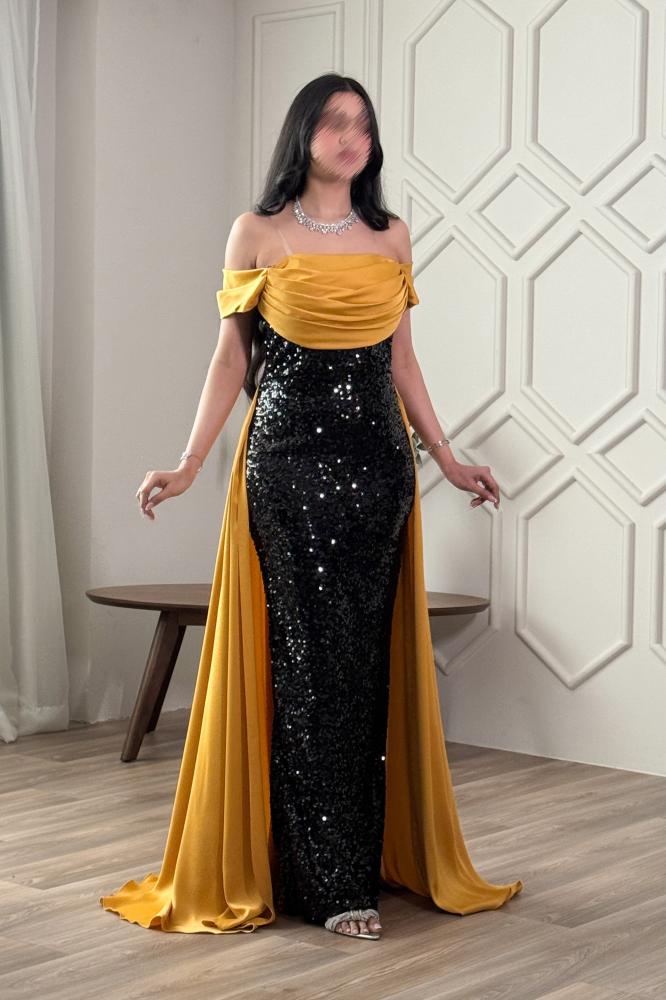 Yellow off-the-shoulder sequin evening dress المقاس:(M)