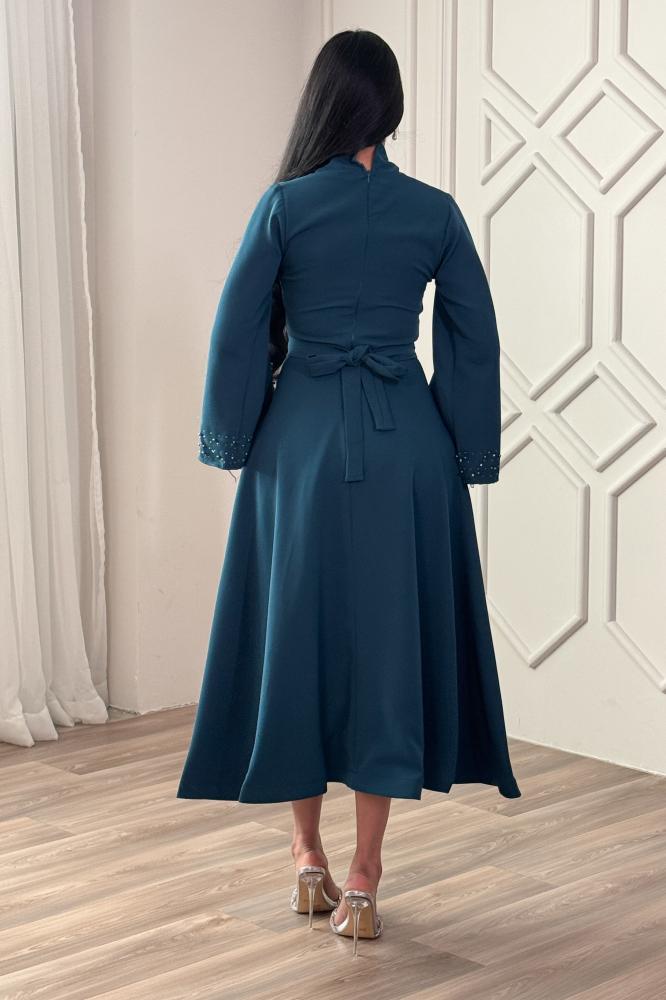 Elegant long-sleeved midi dress with pearl embellishment in turquoise المقاس:(XL)