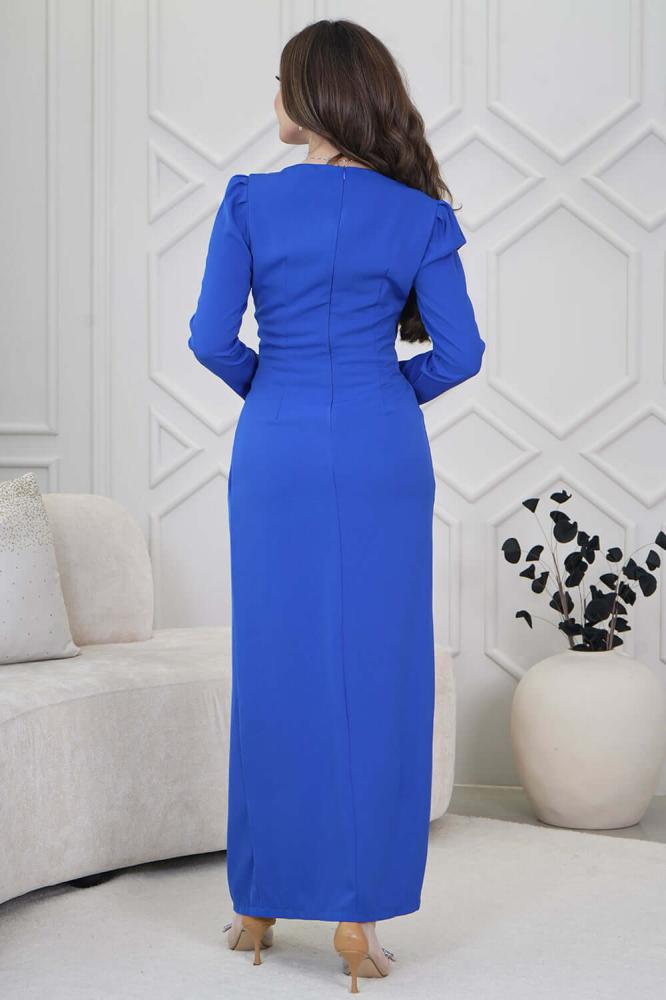 Draped maxi dress with a slim fit and decorated with beads in blue المقاس:(L - 40)
