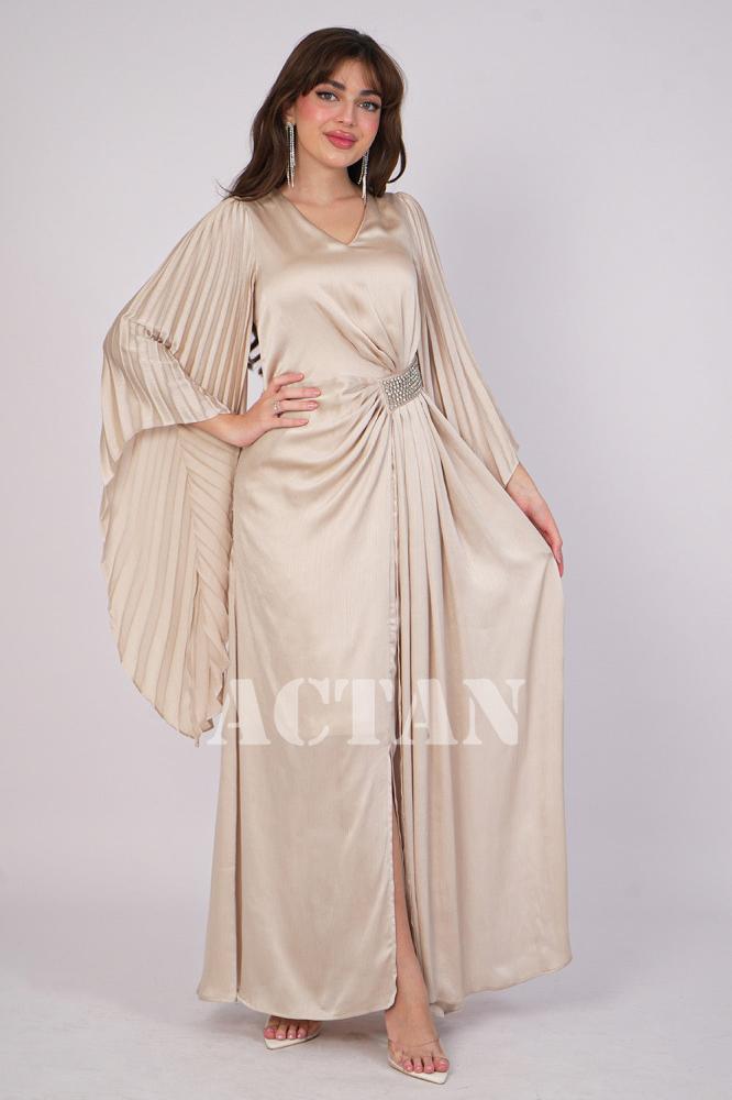 Beige pleated maxi dress with side slit المقاس:(XL - 42)