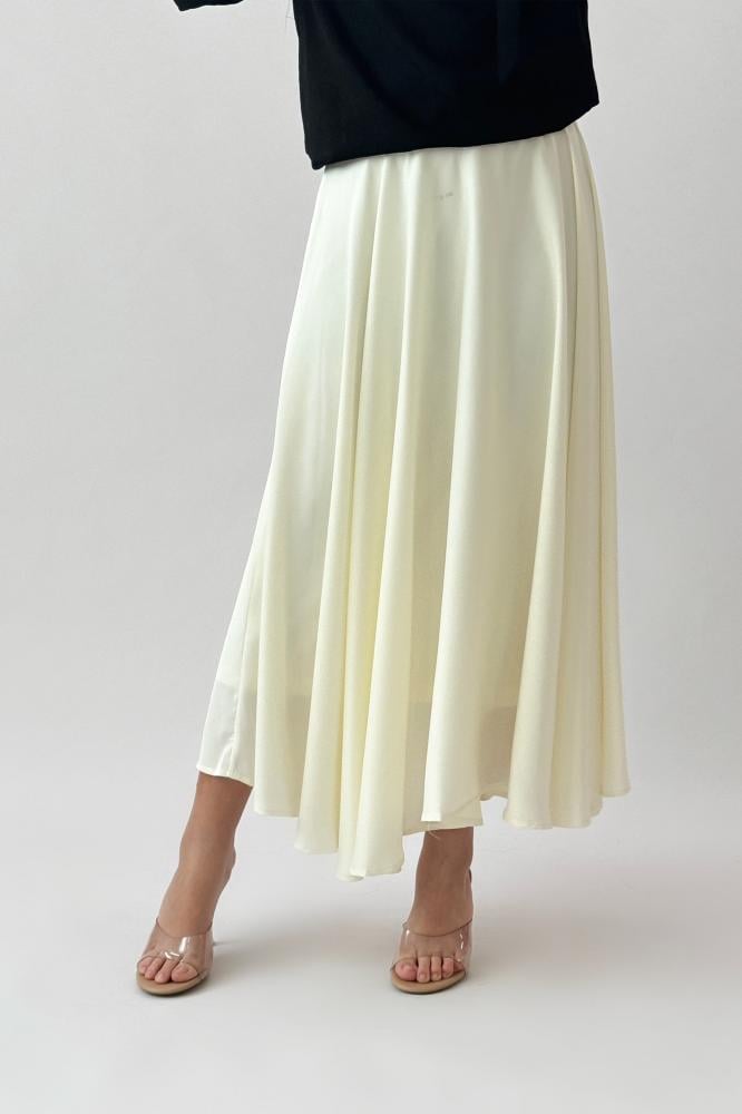 Satin cloche skirt, sugar color المقاس:(S)