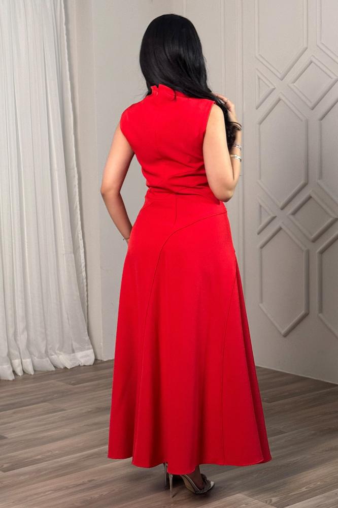 Red rose brooch embellished fitted maxi dress المقاس:(XXL - 44)