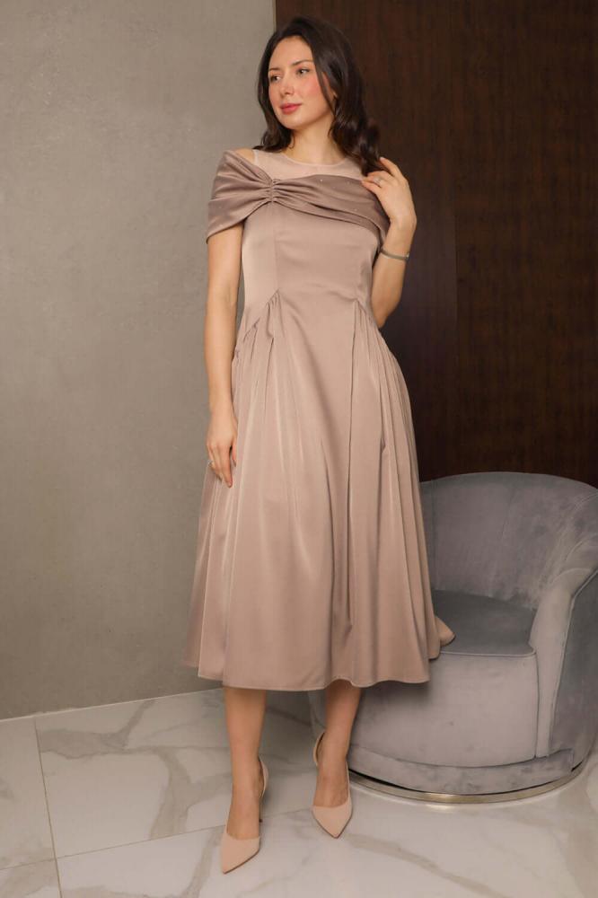 Brown midi evening dress with pleats at the waist المقاس:(L - 40)