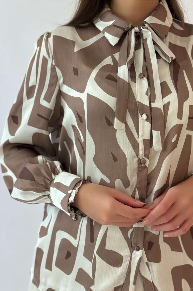 Khaki lapel collar shirt with tie المقاس:(XXL - 44)