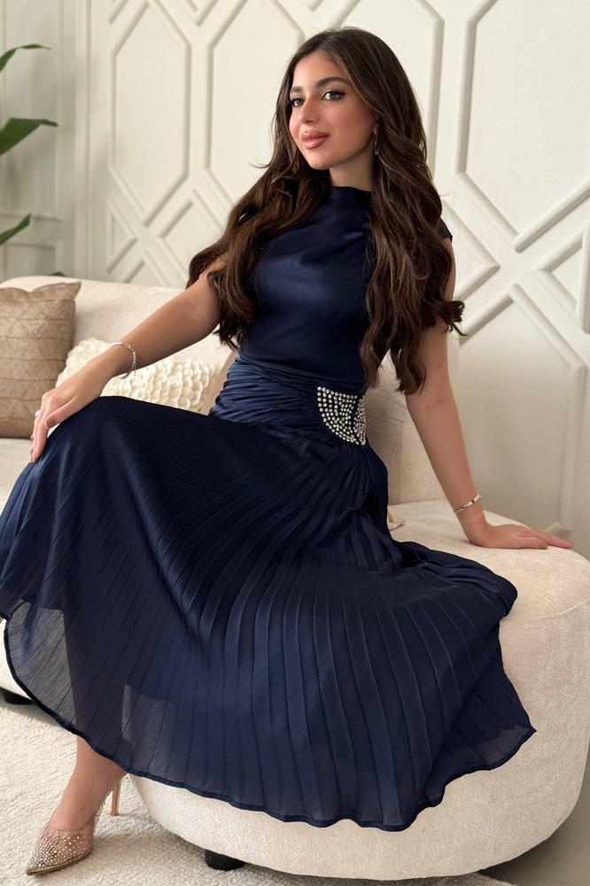 Navy blue pleated satin midi dress المقاس:(XXL)