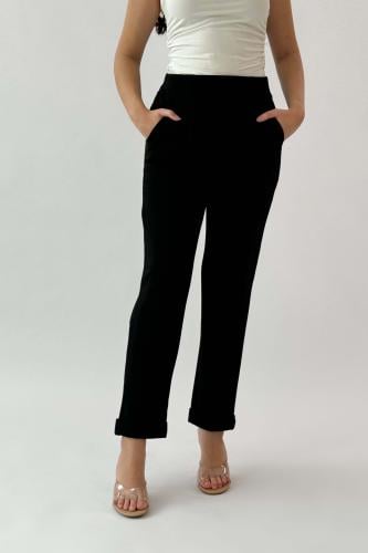 Black pleated long pants المقاس:(L - 40)