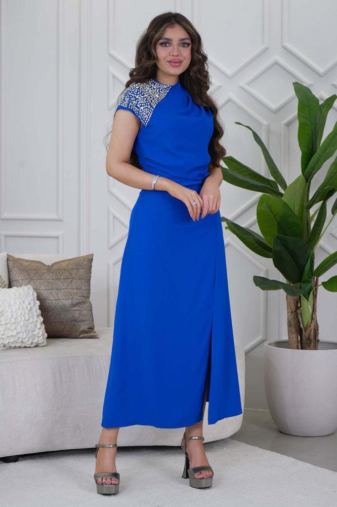 Blue crystal embellished crepe maxi dress المقاس:(XXL - 44)