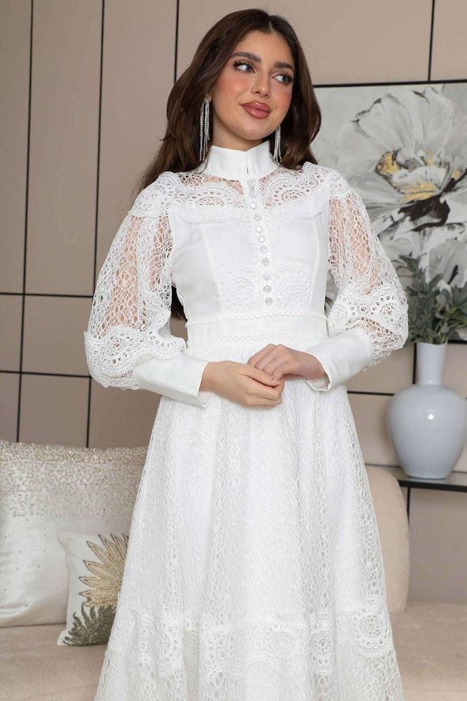 Elegant white lace midi dress المقاس:(XL - 42)