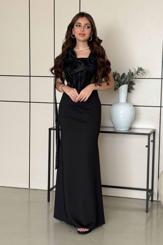Black long corset dress with bow المقاس:(M)