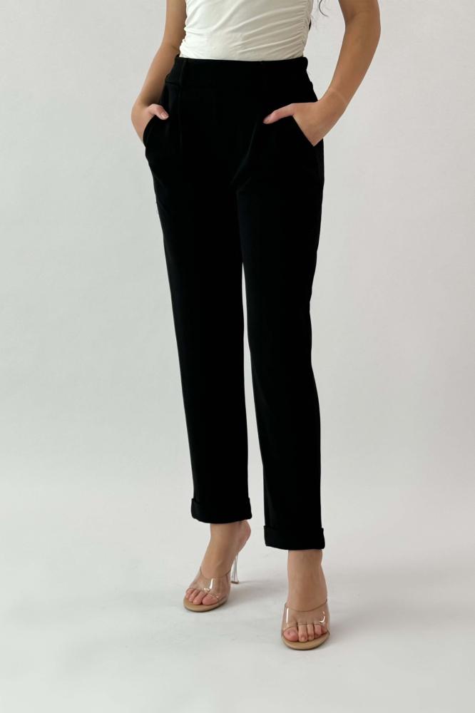 Black pleated long pants المقاس:(L - 40)