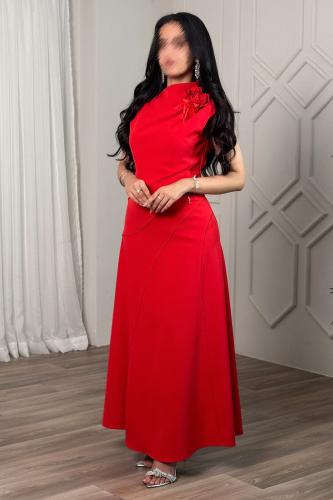 Red rose brooch embellished fitted maxi dress المقاس:(M - 38)