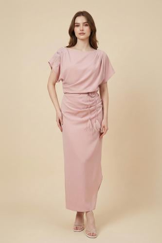 Pink floral off-the-shoulder maxi dress المقاس:(S - 36)