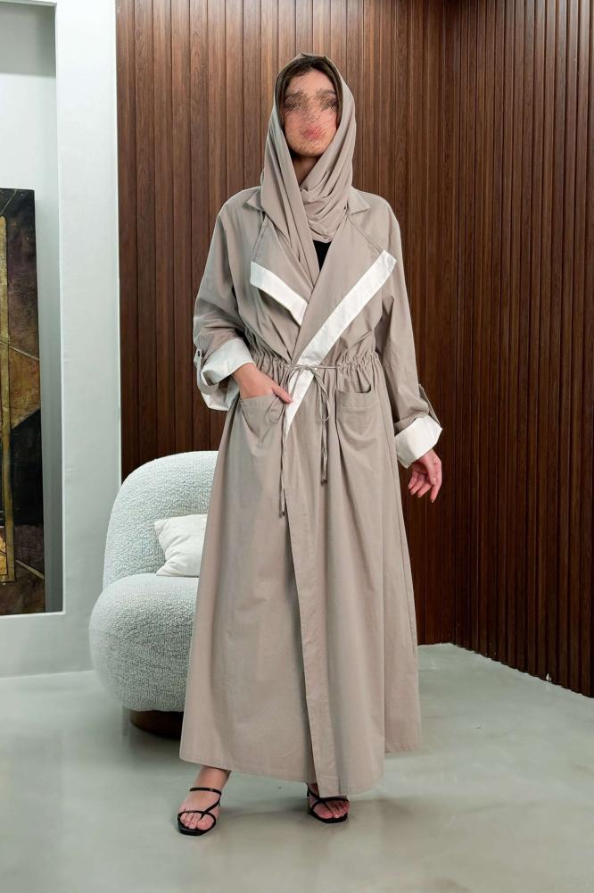 Beige Abaya with a folded collar and a tie at the waist المقاس:(58)