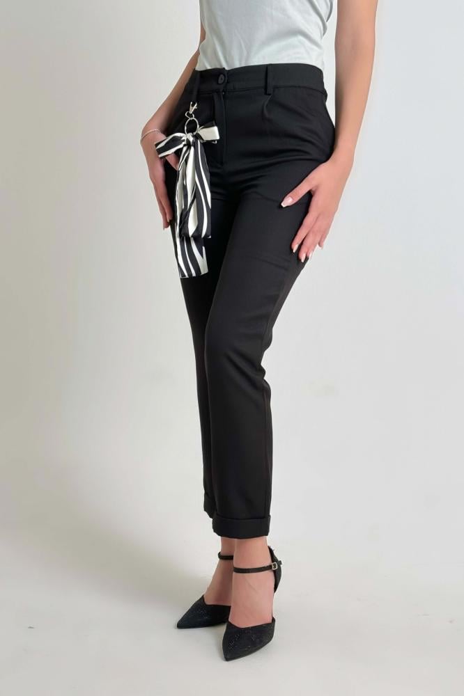 Black bow tie midi pants المقاس:(XXL - 44)