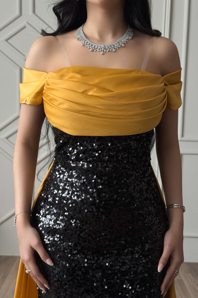 Yellow off-the-shoulder sequin evening dress المقاس:(M)