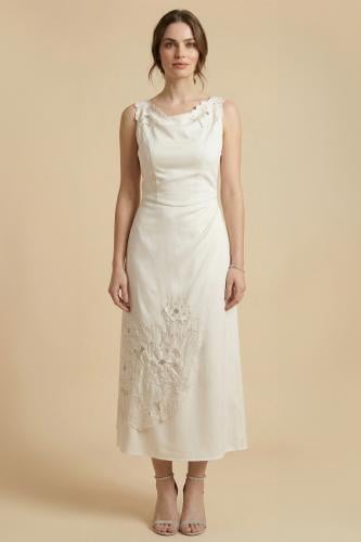 Light beige English embroidery midi dress المقاس:(XL - 42)