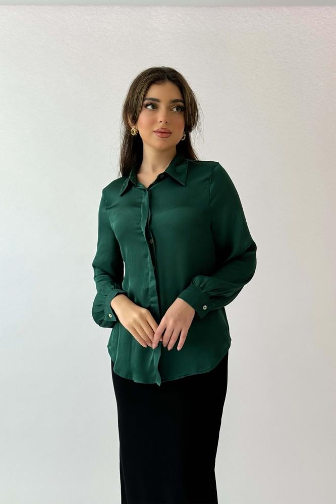 Plain shirt with hidden buttons, dark green المقاس:(M - 38)