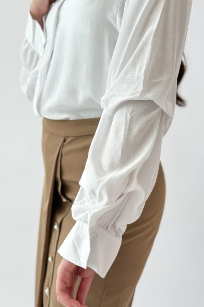 White long-sleeved cotton shirt المقاس:(L)