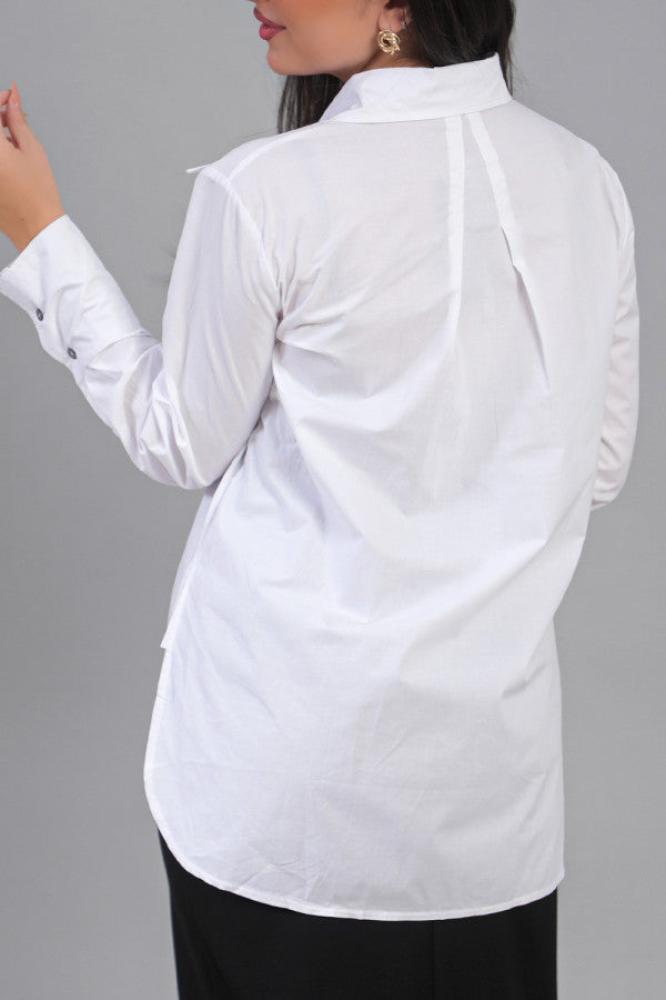 Solid color button-up polo shirt in white المقاس:(M)