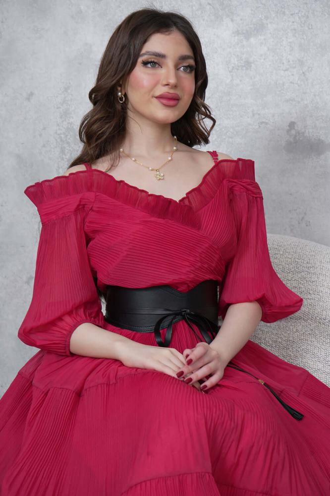 Red pleated midi dress المقاس:(L - 40)