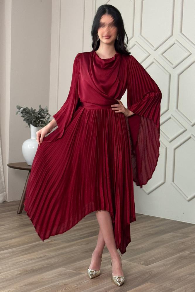 Asymmetric pleated dress المقاس:(M - 38)