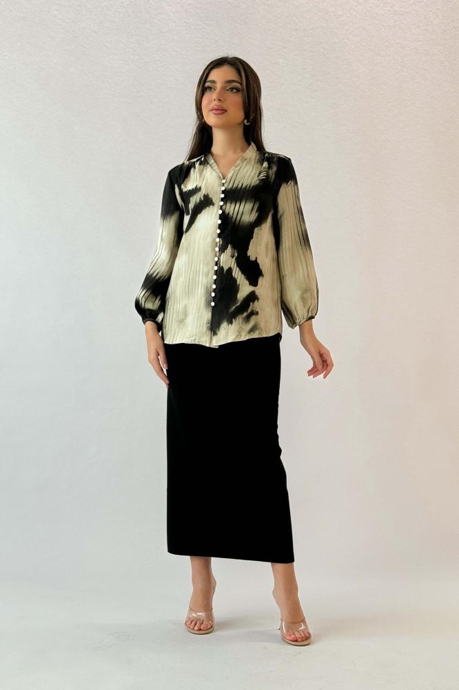Beige printed button-up shirt المقاس:(XL - 42)