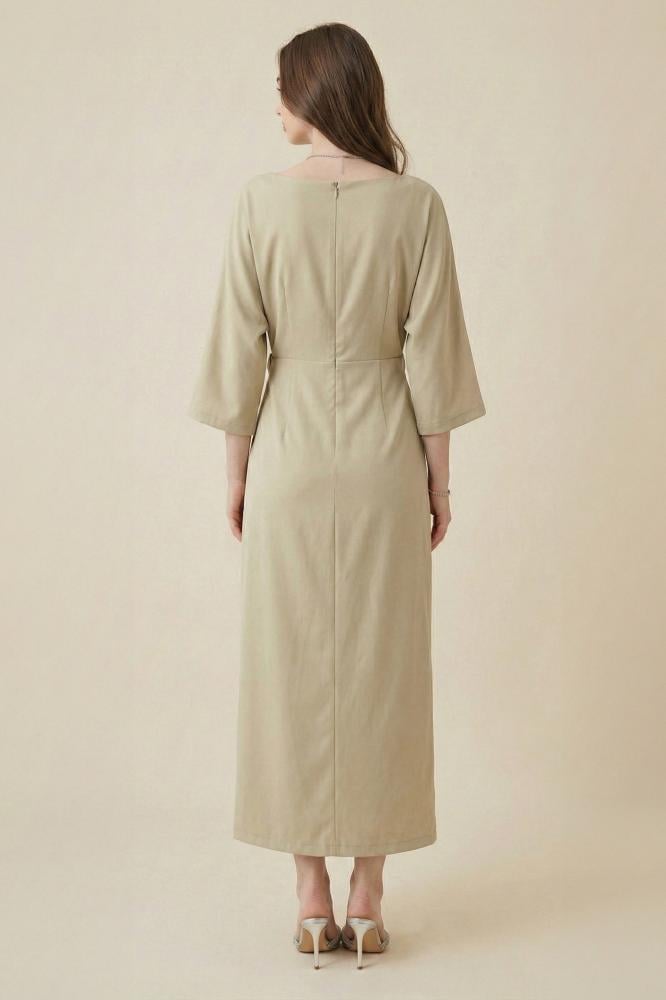 Light green crystal embellished long dress المقاس:(L - 40)