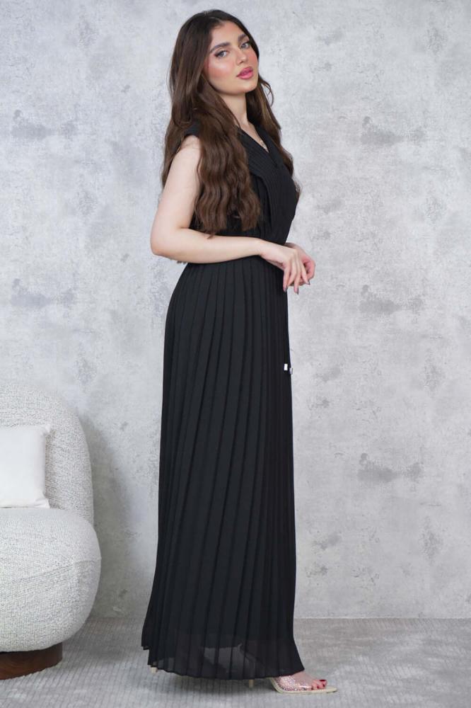Black pleated long chiffon dress المقاس:(L - 40)