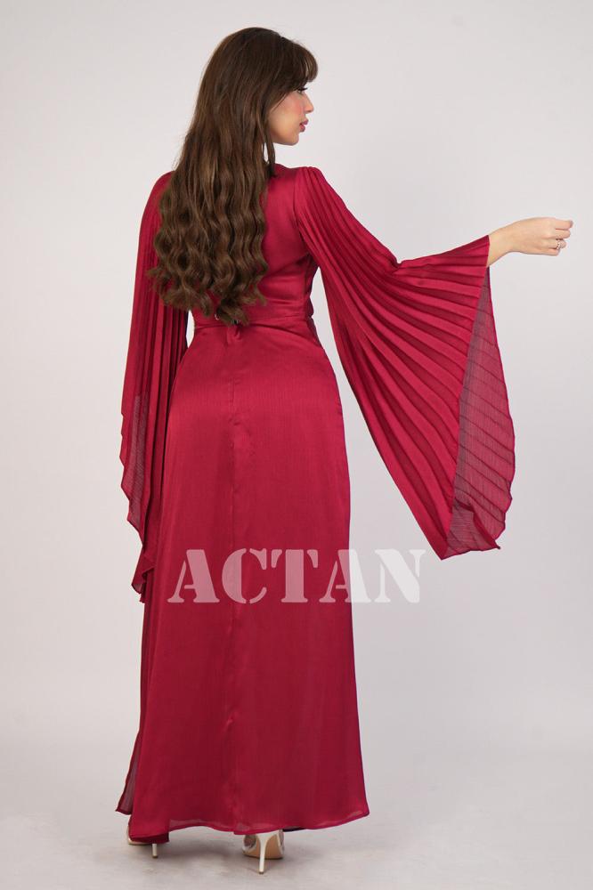 Burgundy pleated maxi dress with side slit المقاس:(L - 40)