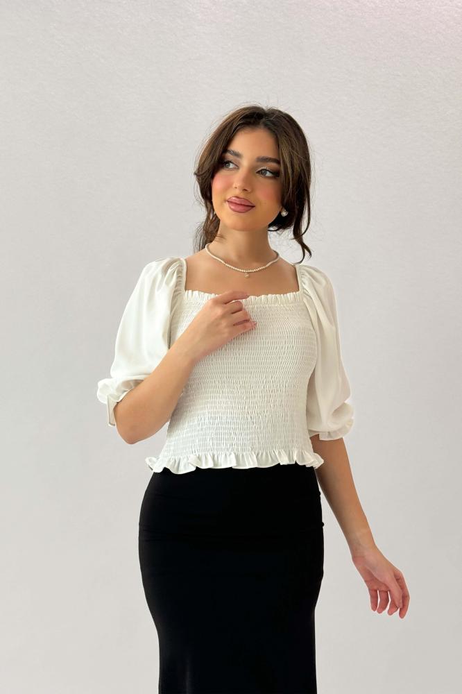 White ruffle-effect square-neck blouse المقاس:(S)