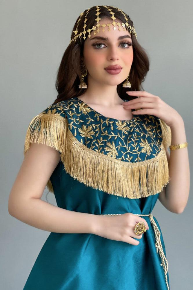 Kuwaiti jalabiya with split detailing and Tiffany fringe المقاس:(L)