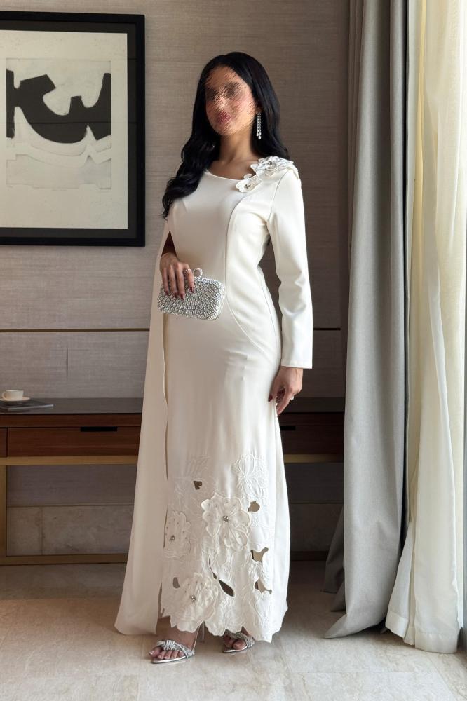 Light beige English embroidery cape maxi dress المقاس:(M - 38)