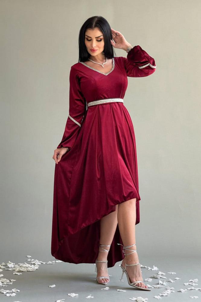 Velvet dress with crystal ribbon المقاس:(XL)