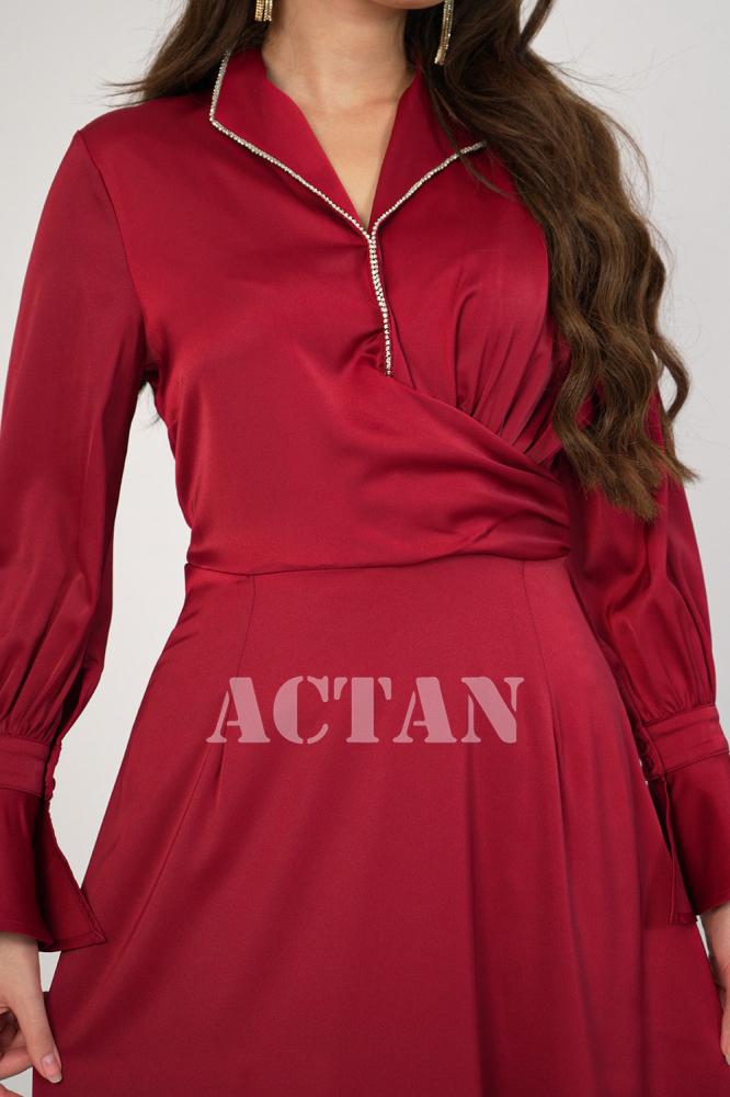 Burgundy Crystal-Embellished Collar Maxi Dress المقاس:(XXL - 44)