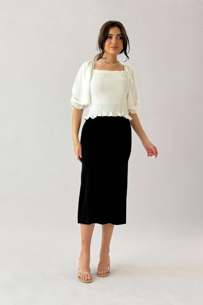 White ruffle-effect square-neck blouse المقاس:(S)