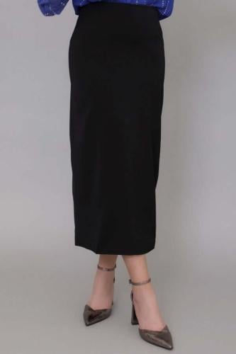 Black high waist midi skirt المقاس:(L)