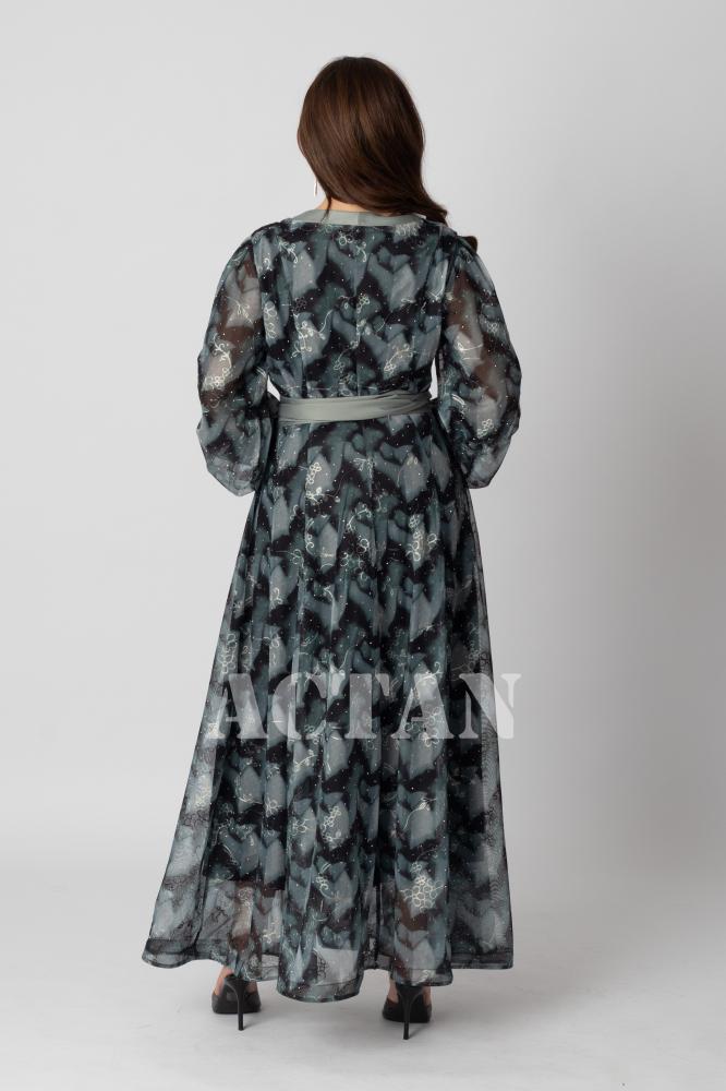 Green embroidered maxi dress المقاس:(L - 40)