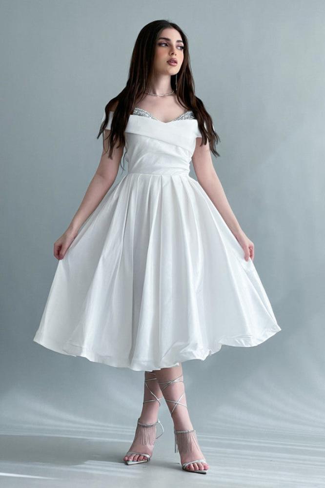 White crystal pleated evening dress المقاس:(XXL)