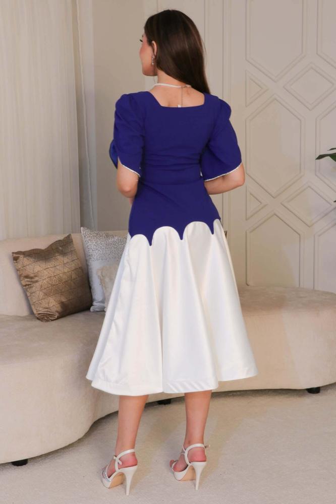Blue colorblock midi dress with sequins المقاس:(M)