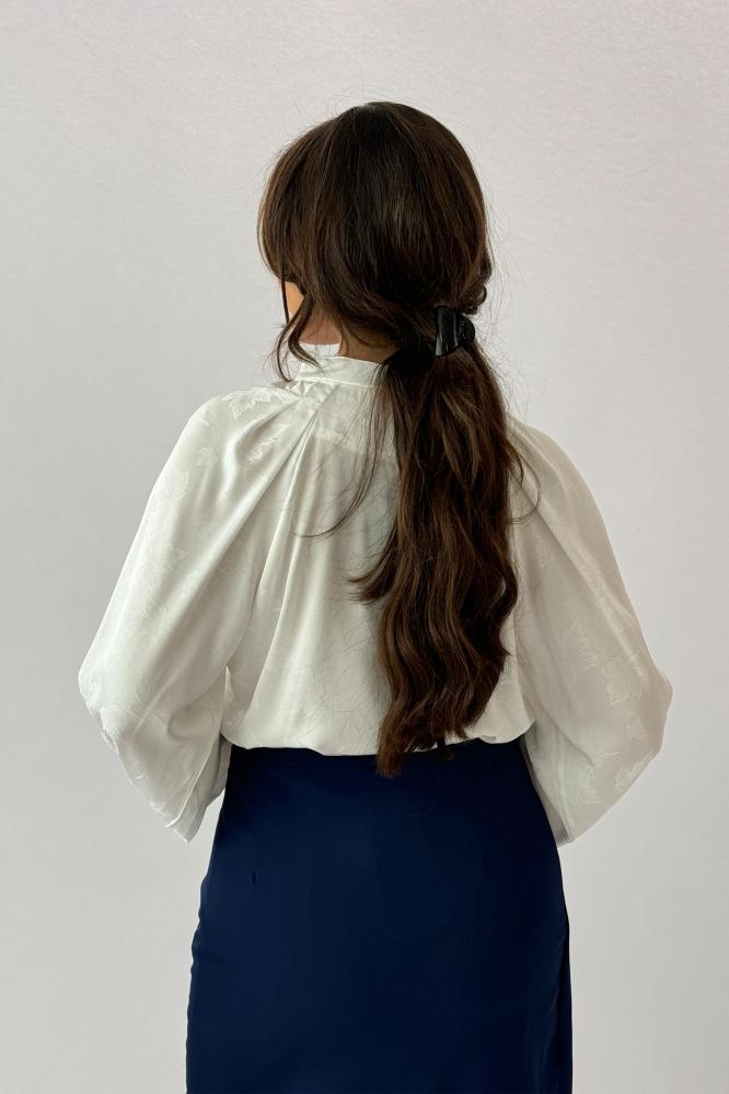 Sugar Leaf Print Tie Neck Blouse المقاس:(M)